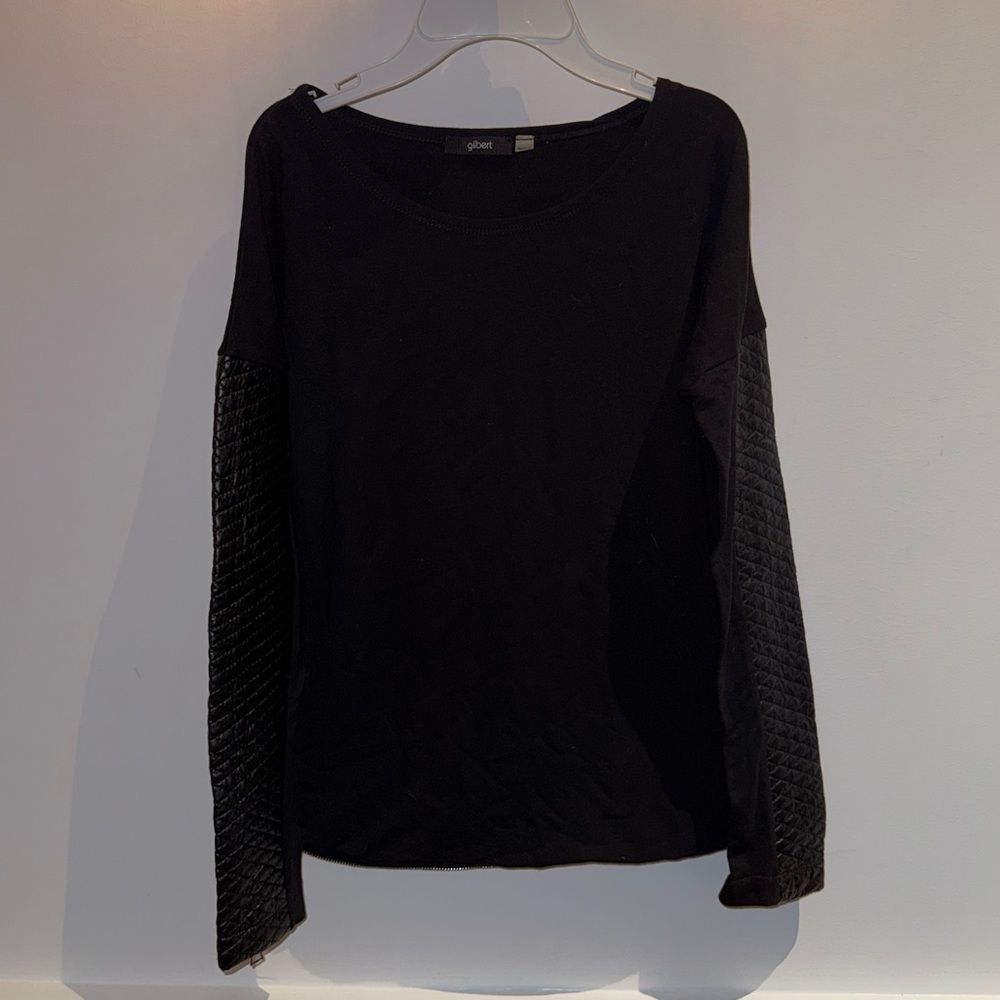 Chic Black Quilted Sleeve Sweatshirt